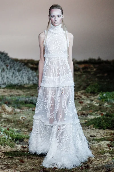 Look 33